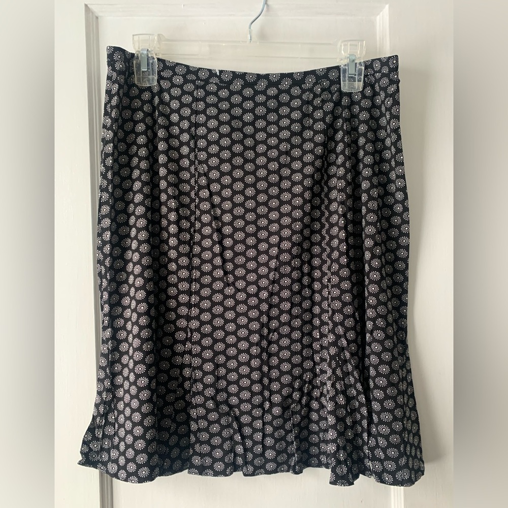 Gap Flounce Hem Stretch Y2K Mini Skirt Black &White Pattern Size L Rayon Spandex